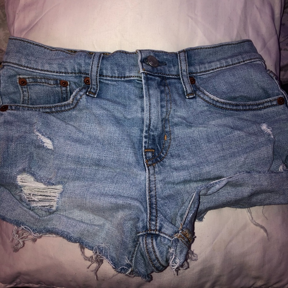 Ripped short shorts